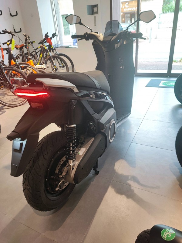 SCOOTER ELECTRIQUE SILENCE S01 CONNECTE